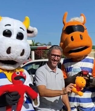 Acqua Lokos entrega doações de brinquedos a escolas de Arroio Teixeira