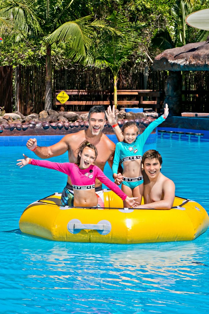 Daniel Bueno e família no Acqua Lokos Parque Hotel