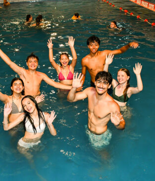 Aniversariantes ganham entrada gratuita no Parque Acqua Lokos conforme o seu signo