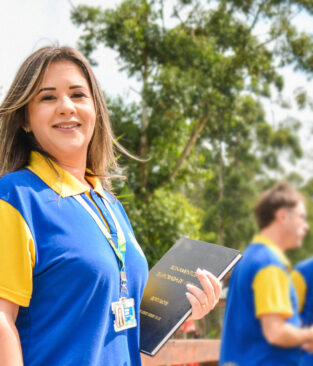 Tatiane de Oliveira Anflor – QUEM FAZ