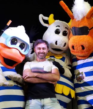 Ator manipulador da TV Colosso se destaca no Acqua Lokos