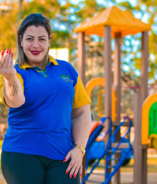 Janaina Petry – QUEM FAZ