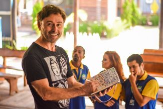 Paulo Adriane – QUEM FAZ