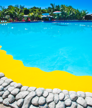 Sol, verão, calor e PISCINAS!